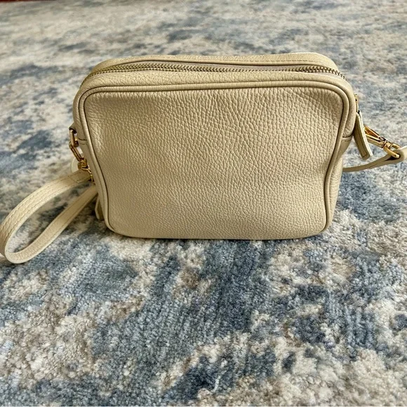 Quince Cream Textured Leather Crossbody Bag with Adjustable Strap - Picture 5 of 9